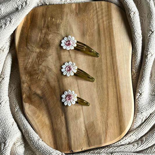 Haarclipje Bloem – Gouden Clip met Roze Kern