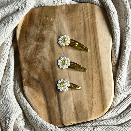 Haarclipje Bloem – Gouden Clip met Gele Kern